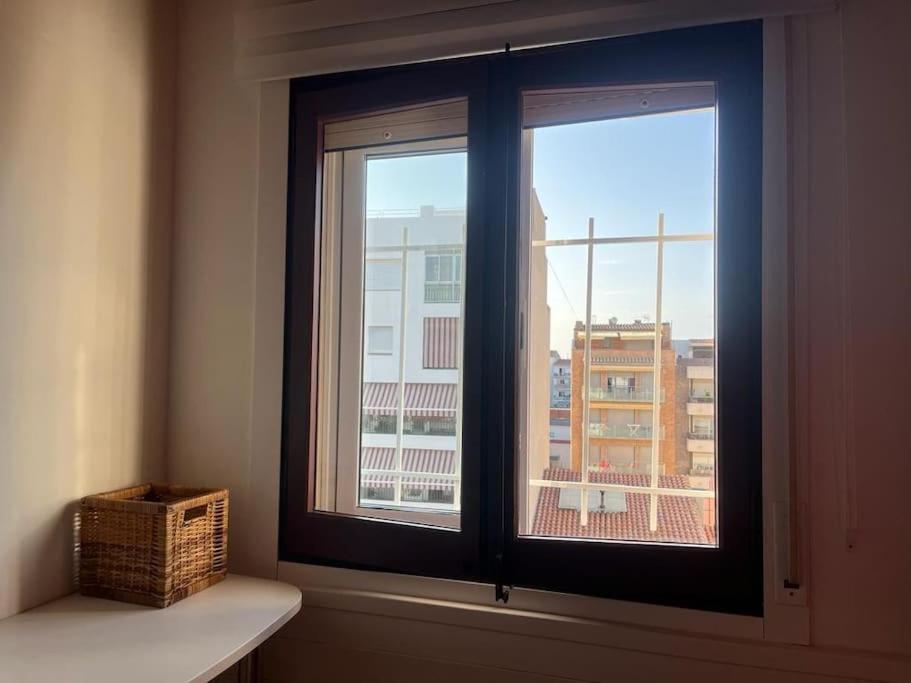 Atico Luminoso Centrico Y Comodo Apartment Figueres  Exterior photo
